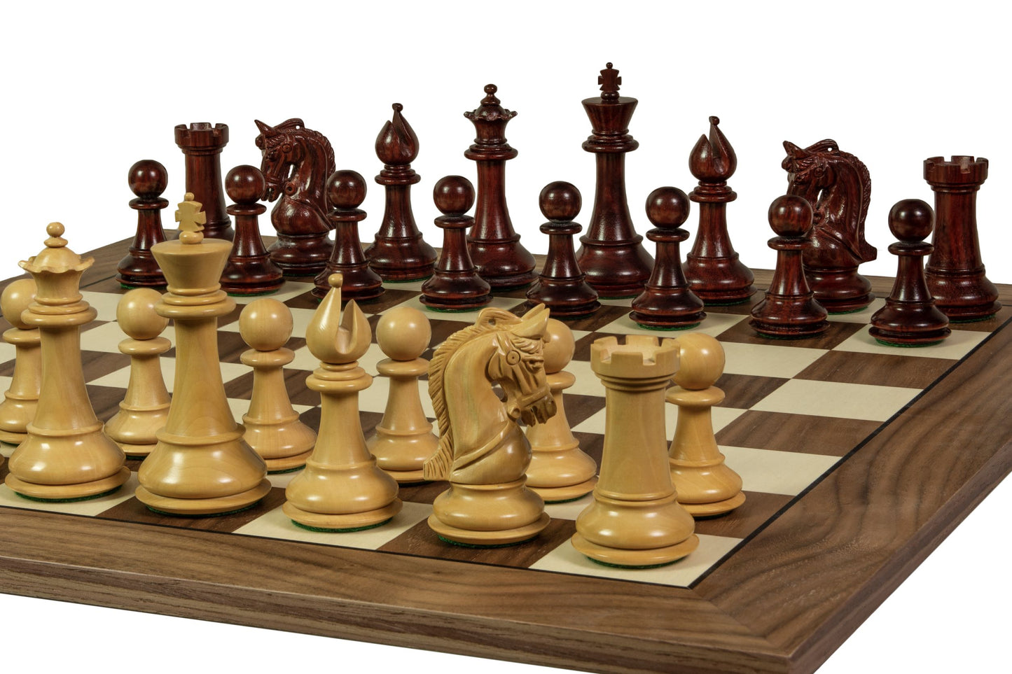 Échiquier No. 4 – Noyer & Érable, Marqueterie avec Liseré Noir – 54 × 54 cm